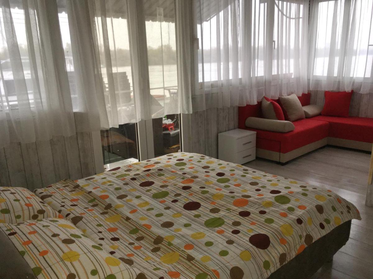 Hotel Splav Guest Hause Gusar Bělehrad Exteriér fotografie